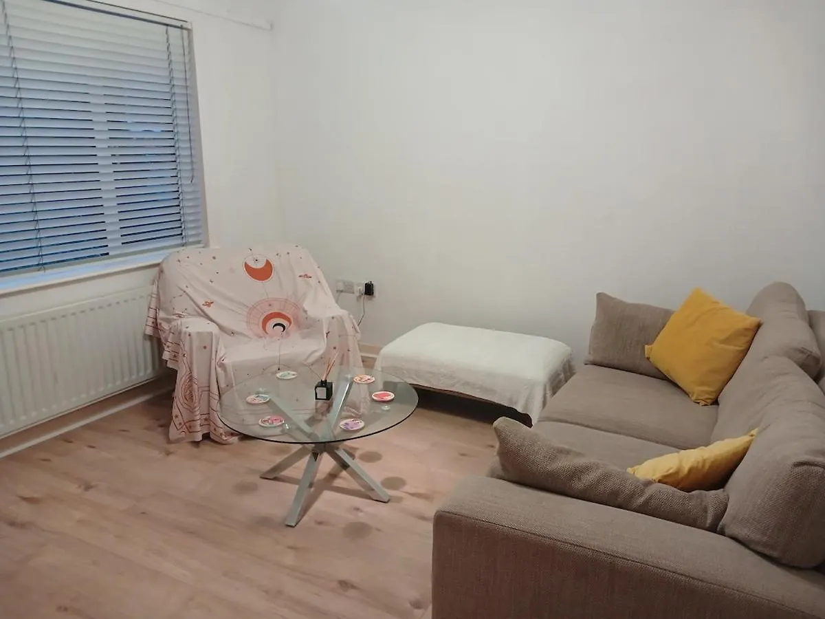 2 Bed Room House Available With Free Parking Μπέλφαστ
